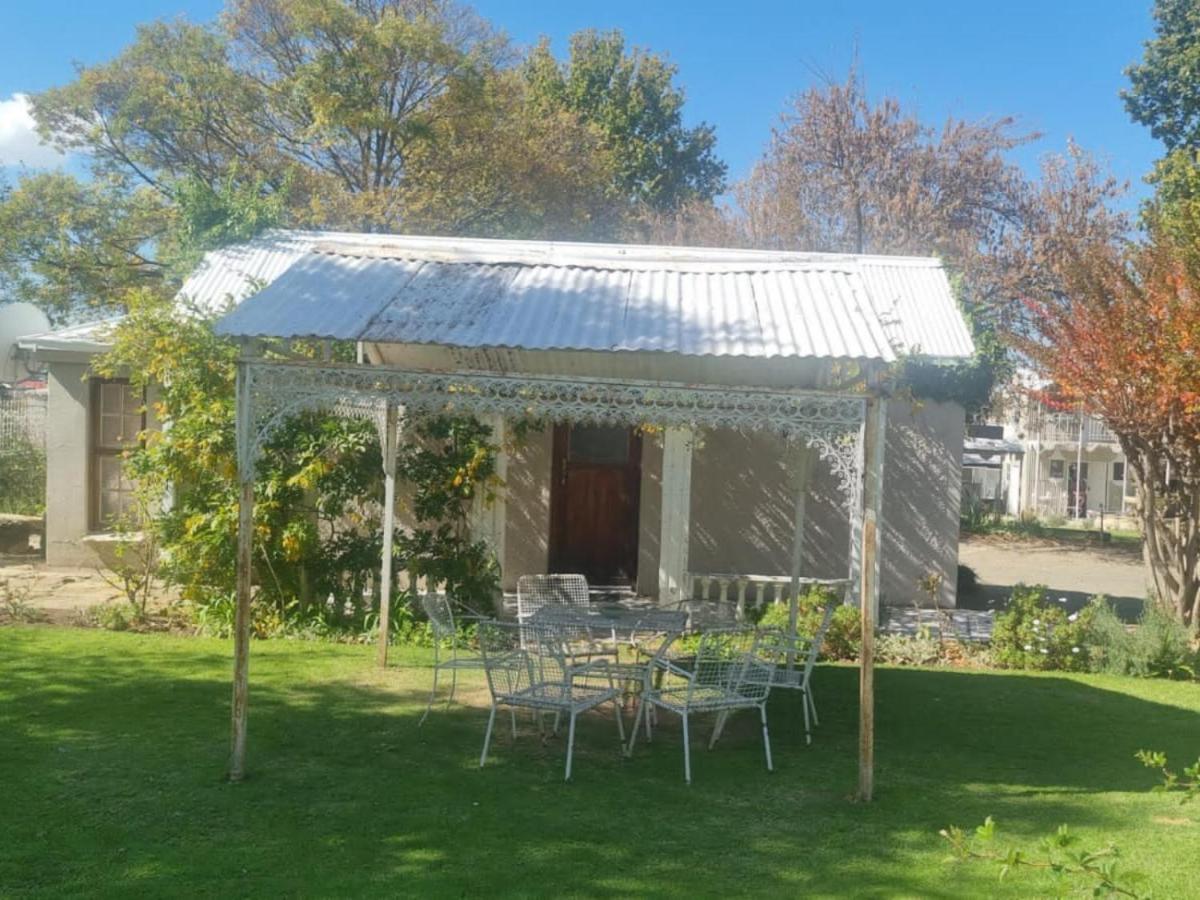 The Green Acorn Guest House Ficksburg Exterior foto